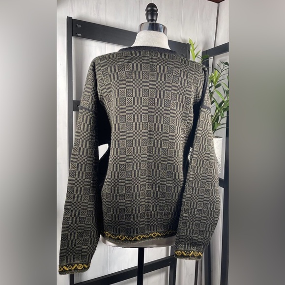 Oleana Made In Norway 100% Soft Wool Geometric Cardigan, Size Medium, New, $550 - Picture 2 of 10